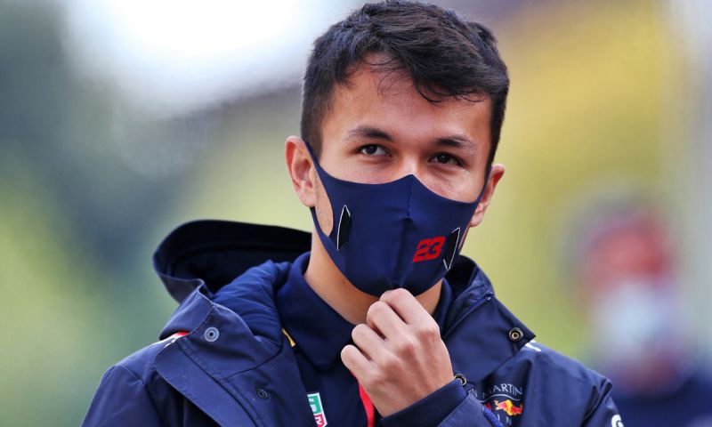 Albon is annoyed by inconsistency: "Why don't we do it everywhere?" - GPblog