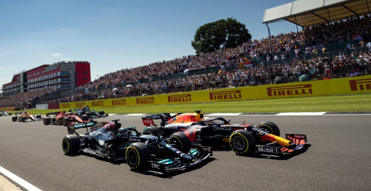 Webber over clash Verstappen en Hamilton: 'Laat er nog maar meer komen'