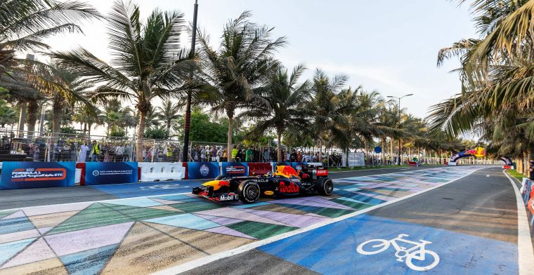 Red Bull trakteert Jeddah op spectaculaire demorun in aanloop naar race