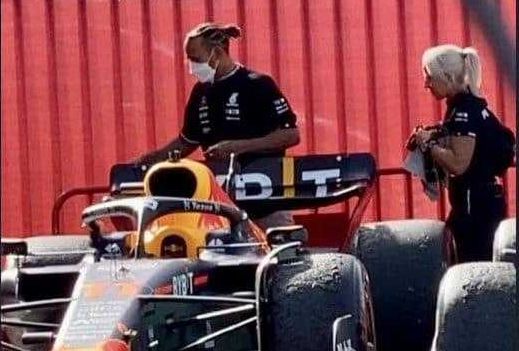 Mercedes denies Hamilton touched RB18 during Parc Fermé